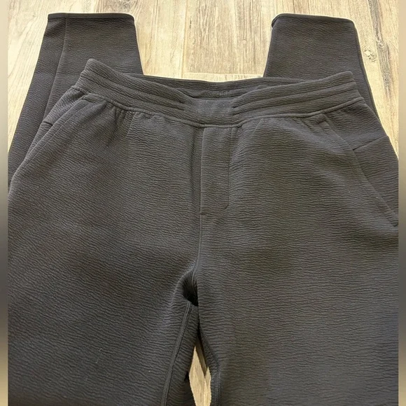 Men’s Lululemon Textured Spacer Joggers, M, $128 - Picture 3 of 4